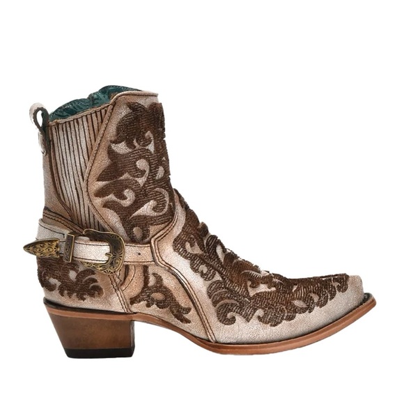 Corral Distressed Beige-Brown Bristle C4108 - Picture 2 of 8